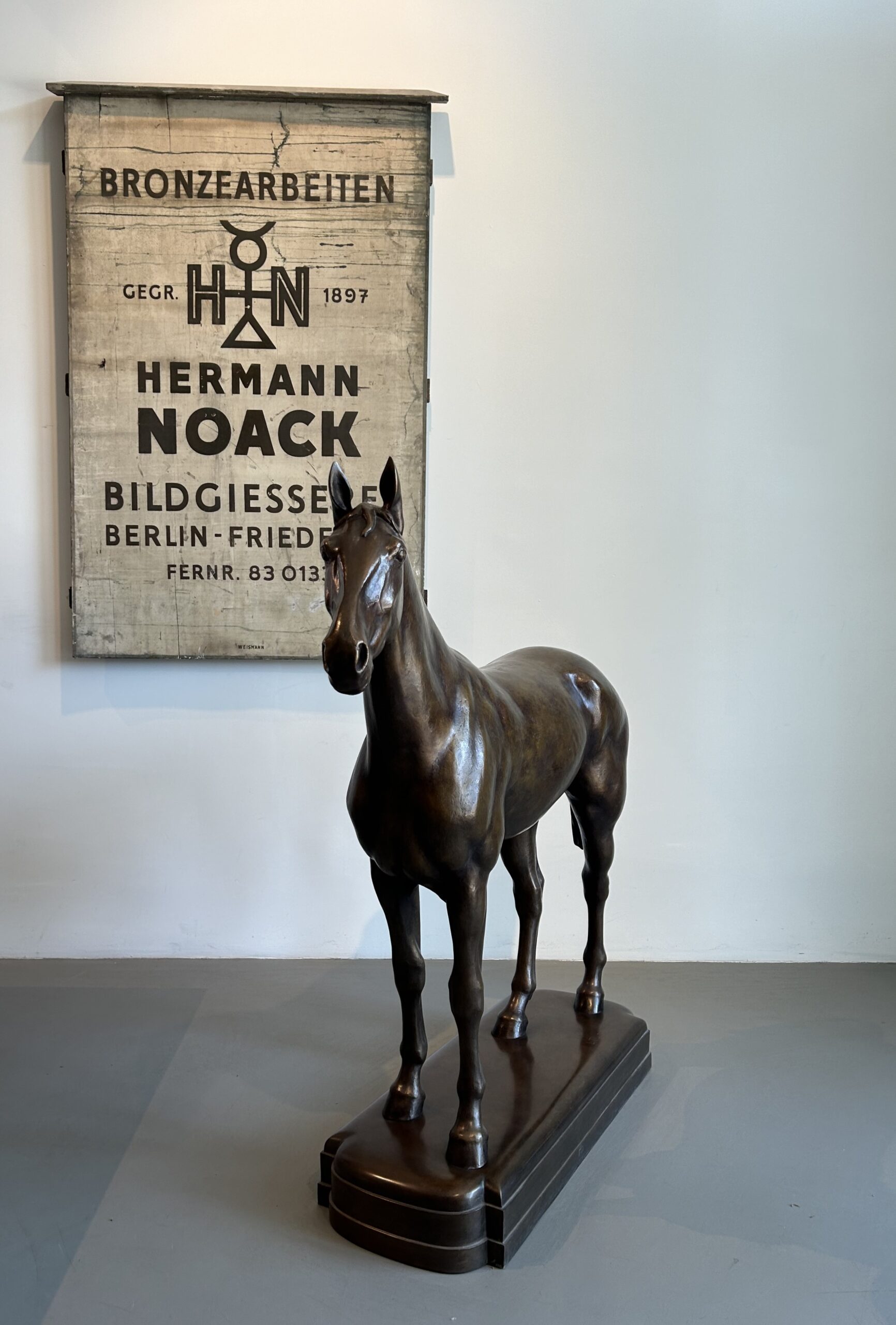 Louis Tuaillon "Pferd der Amazone"